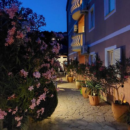Apartments Ljubo Stari Grad  Ngoại thất bức ảnh
