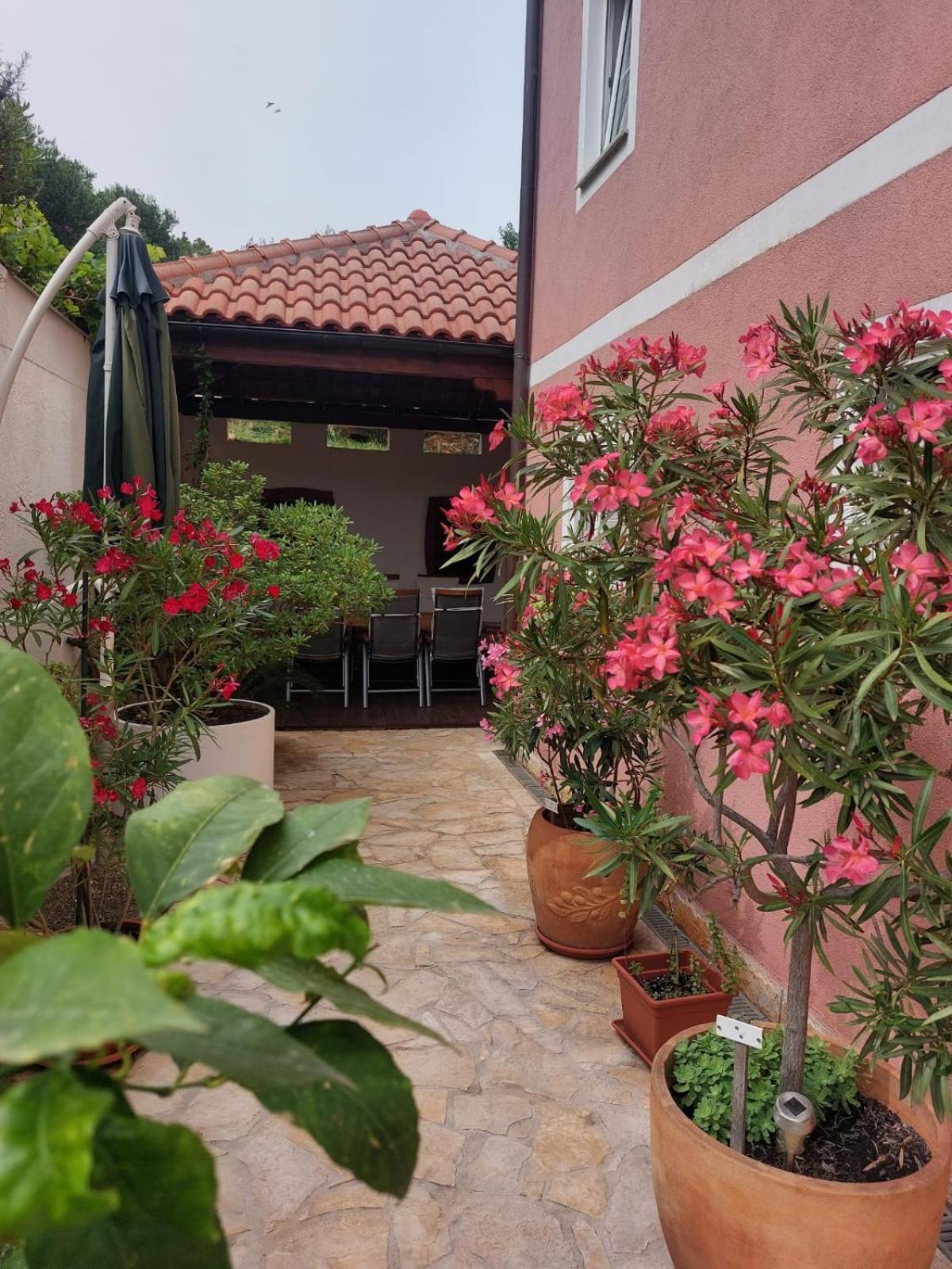 Apartments Ljubo Stari Grad  Ngoại thất bức ảnh