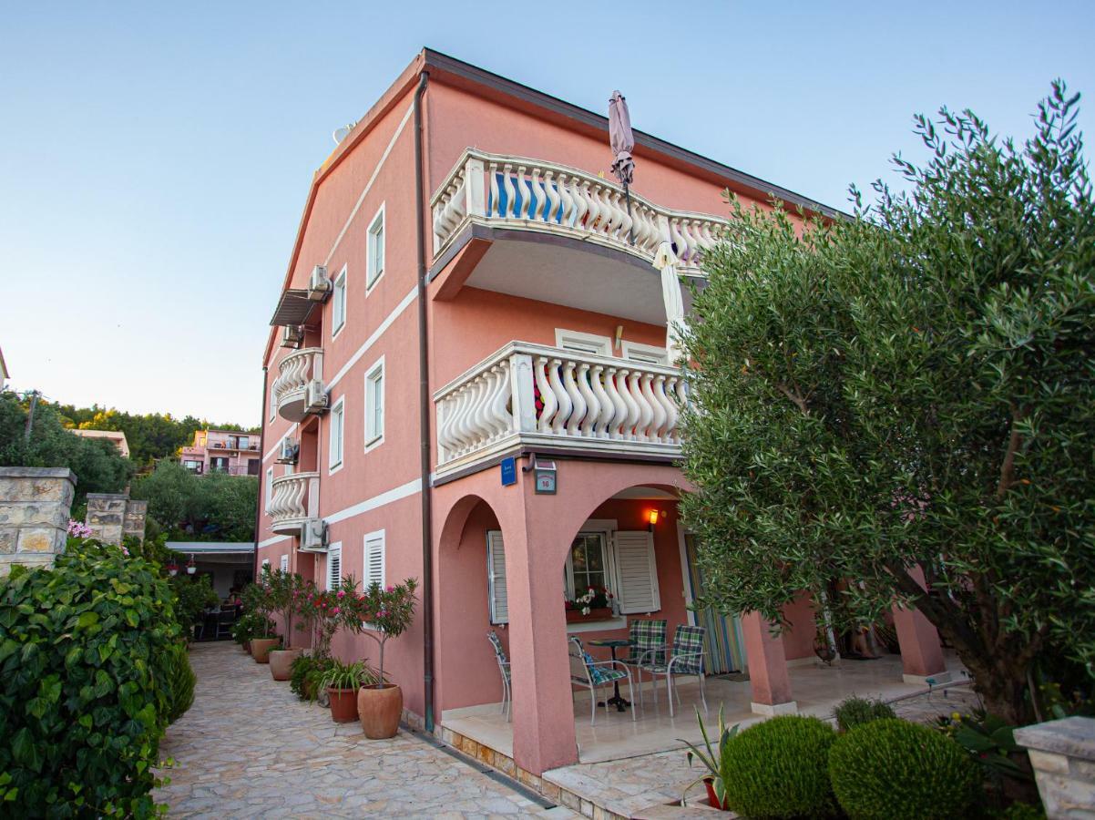 Apartments Ljubo Stari Grad  Ngoại thất bức ảnh