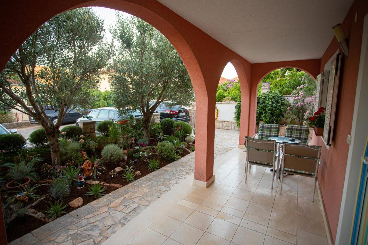 Apartments Ljubo Stari Grad  Ngoại thất bức ảnh