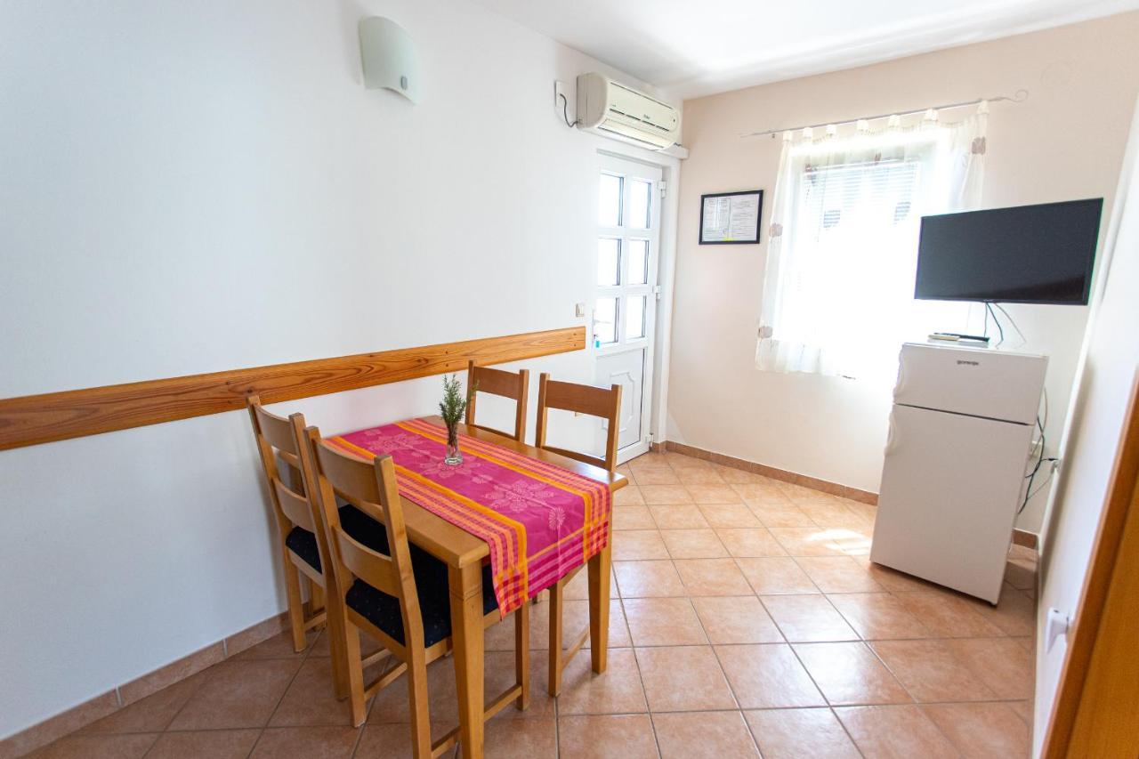 Apartments Ljubo Stari Grad  Ngoại thất bức ảnh