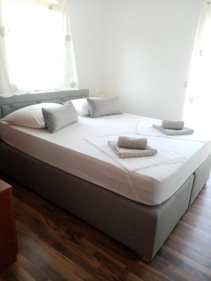 Apartments Ljubo Stari Grad  Ngoại thất bức ảnh