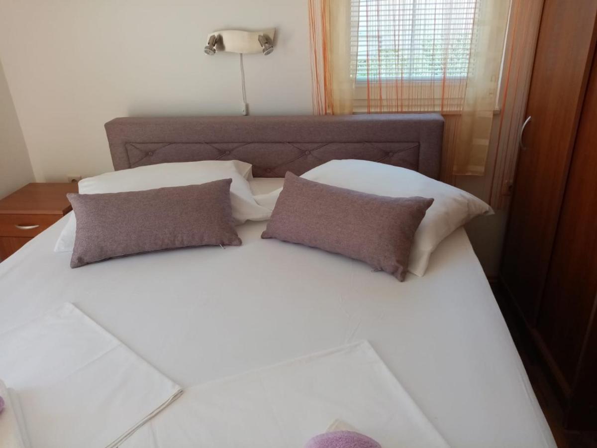 Apartments Ljubo Stari Grad  Ngoại thất bức ảnh